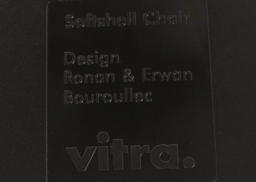 Vitra Softshell Chair in Blau mit schwarzem Gestell und Rollen