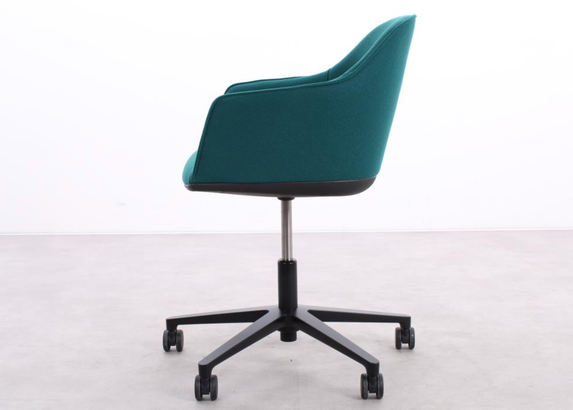 Vitra Softshell Chair in Grün mit schwarzem Gestell und Rollen