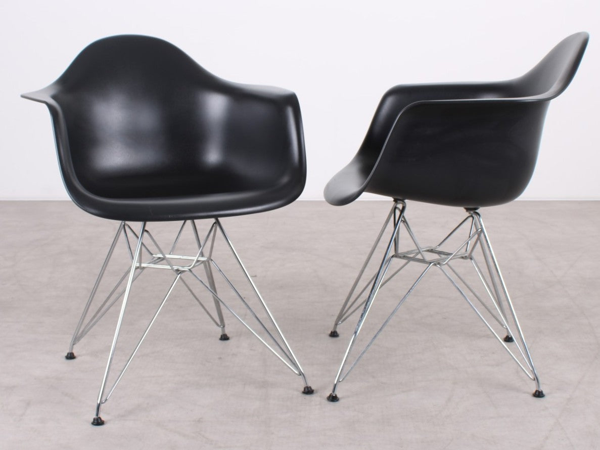 Gebrauchter Vitra Eames Plastic Chair DAR Designstuhl | Schwarz